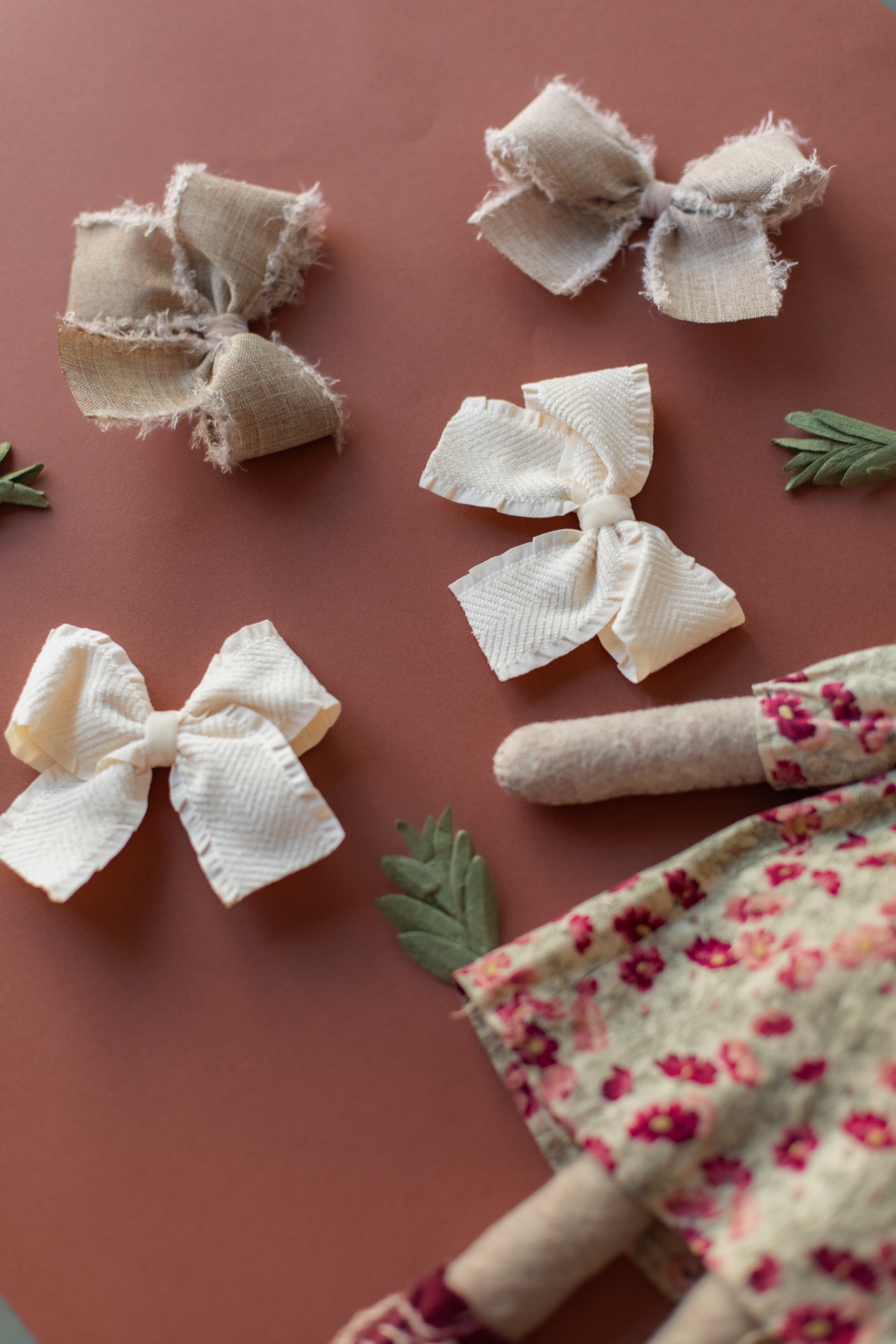 Neutral Frayed Pigtail Set